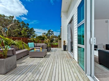Vibrant Living – Coastal Haven