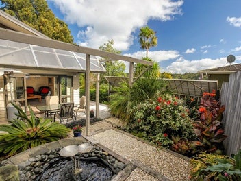 Modern Living in A Peaceful Setting