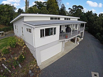MODERN HOME & COTTAGE
