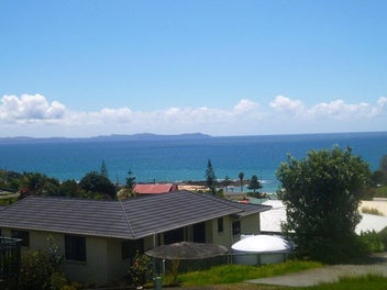Big Value, Sea Views & Minimal Covenants