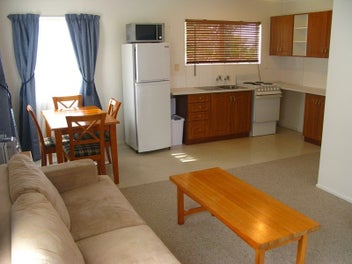 FULLY FURNISHED Beach Bach