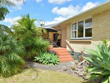 ESTABLISHED LIVING IN TOP LOCATION