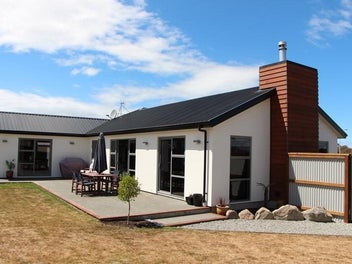 EXECUTIVE LOCATION - EXECUTIVE LIVING