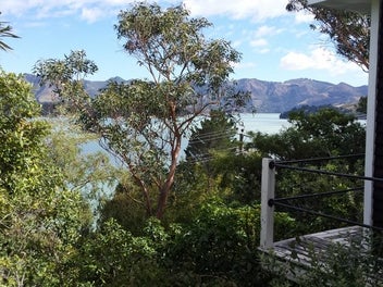 Charteris Charmer With Boatshed