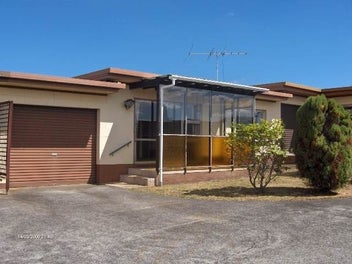Image 1 of 7
