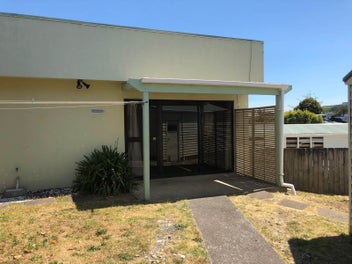 Image 1 of 7
