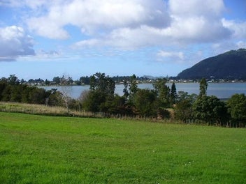 Image 1 of 7