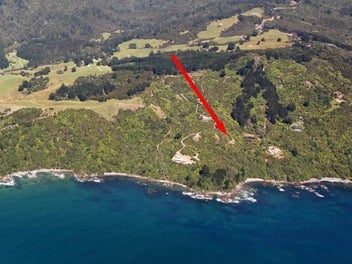 COASTAL PROPERTY ON AN EXCEPTIONAL COASTLINE !!!