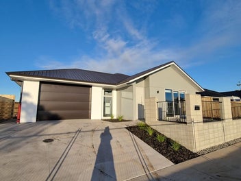 Image 1 of 20