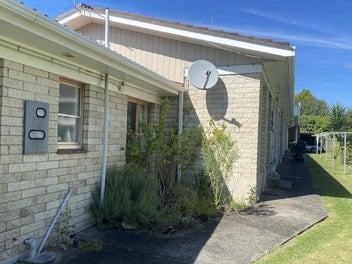Image 1 of 10