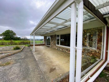 Image 1 of 20
