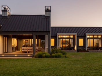 SUNNY ALBANY STUDIO WAREHOUSE