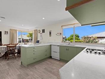 * UNDER OFFER * The best