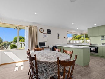 * UNDER OFFER * The best