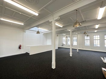 Image 1 of 7