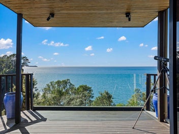 Waterfront Lifestyle on Hibiscus Coast Highway