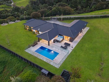 Modern Lakes Living with Style & Convenience