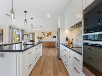 Modern Lakes Living with Style & Convenience