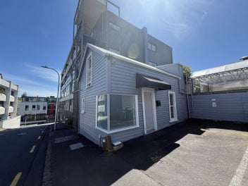 Image 1 of 7