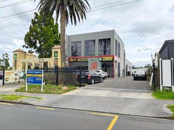 Image 1 of 10
