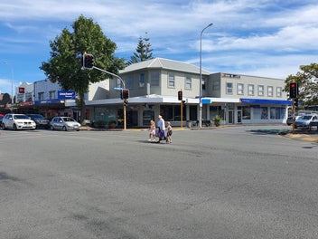 Image 1 of 7