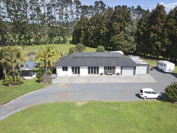VERSATILE LIFESTYLE LIVING WITH HOME & INCOME