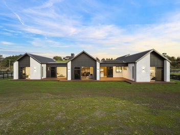 Image 1 of 7