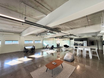 Image 1 of 6