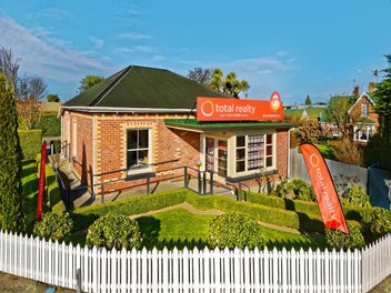 * UNDER OFFER * Opportunity Knocks For The Astute!