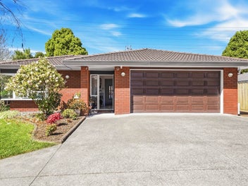 Single Level With Peaceful Parkside Living