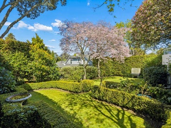 A Secret Garden & Easy Living