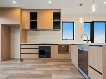 5 New Homes - Karaka Awaits