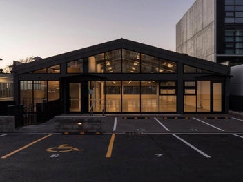 Image 1 of 7