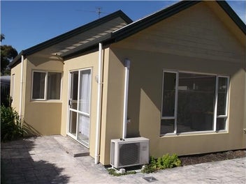 Image 1 of 7