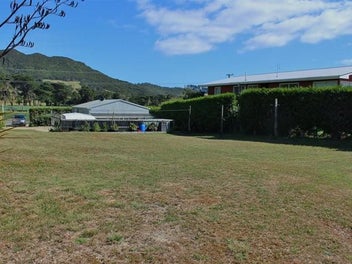 Elevated Pakawau Beachfront