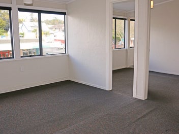 Image 1 of 7