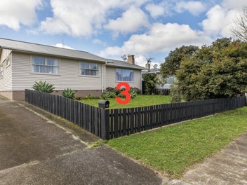 Textbook Home in Otara!!