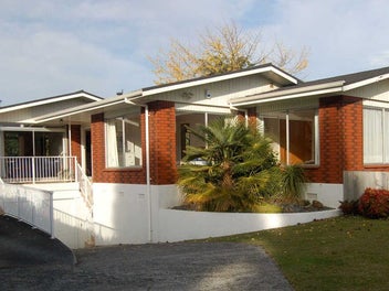 Image 1 of 5