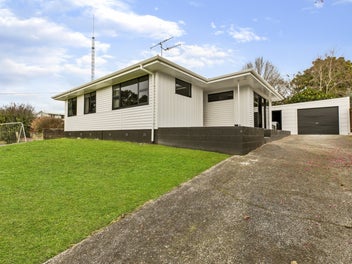 Relaxed family living in Te Puke