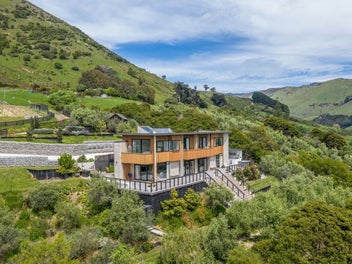 Great property with spectacular views!