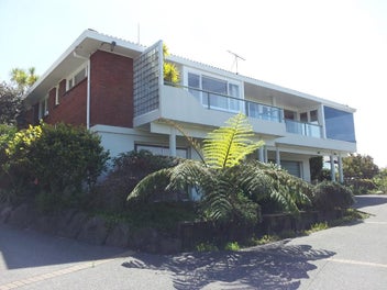 Image 1 of 7