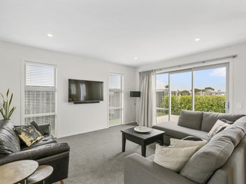 Cool and Contemporary at Papamoa Beach