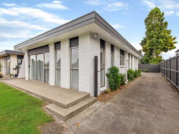 Image 1 of 20