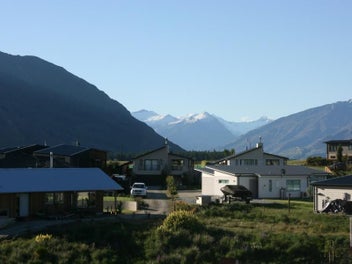 Image 1 of 7