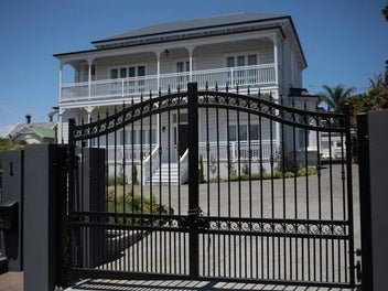 Image 1 of 7