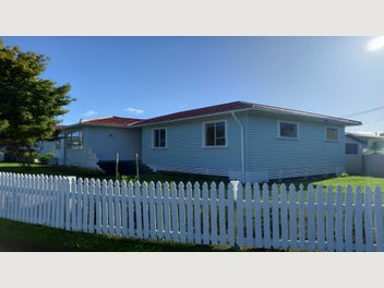 Image 1 of 6