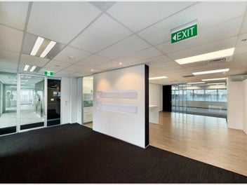 Image 1 of 7