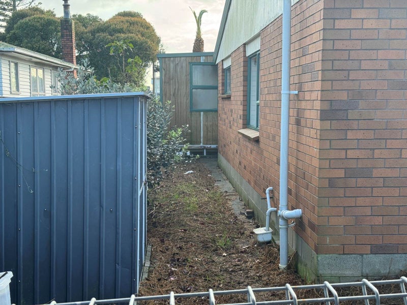 Image 3 of 4