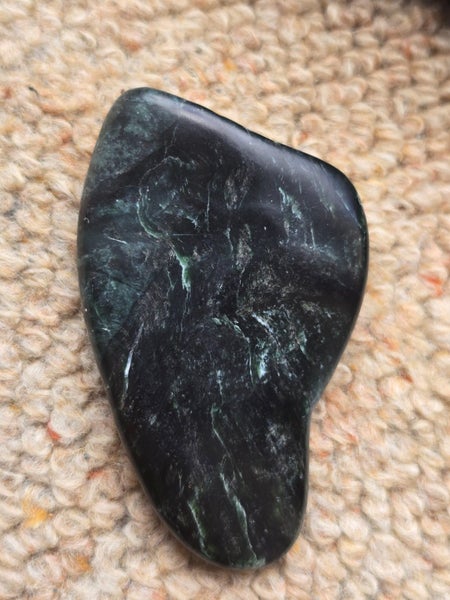 $1 RESERVE Greenstone / Pounamu Tooth Carousel 3