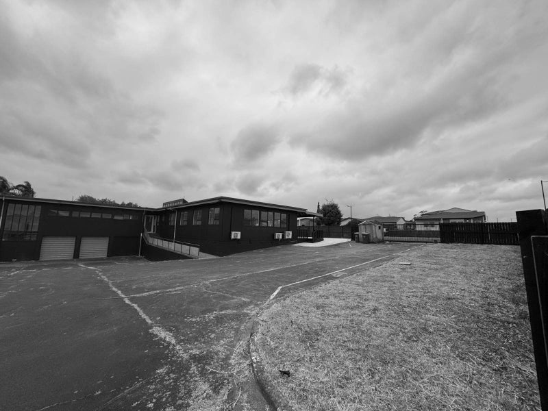 Image 1 of 6